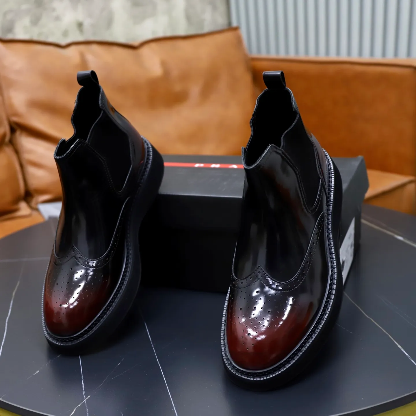Ex-factory price: 680💰🙅‍♂️🙅‍♂️🙅‍♂️Fellow lining Cowhide lining Brand: PRADA Standard code: 38-44 (45 customized) Grade: Same style as the official website Material: Original high-grade cowhide surface Comfortable velvet lining Cowhide lining optional Non-slip soft wear-resistant outsole Style category: Men's fashionable casual boots Distinguished luxury brand elements Top luxury color: actual picture color